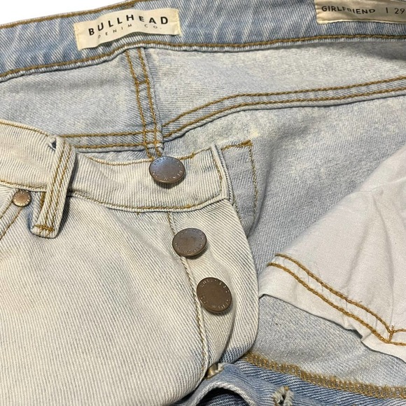 Bullhead Lightly Distressed Rolled Girlfriend Jeans Sz 29 - Picture 5 of 7